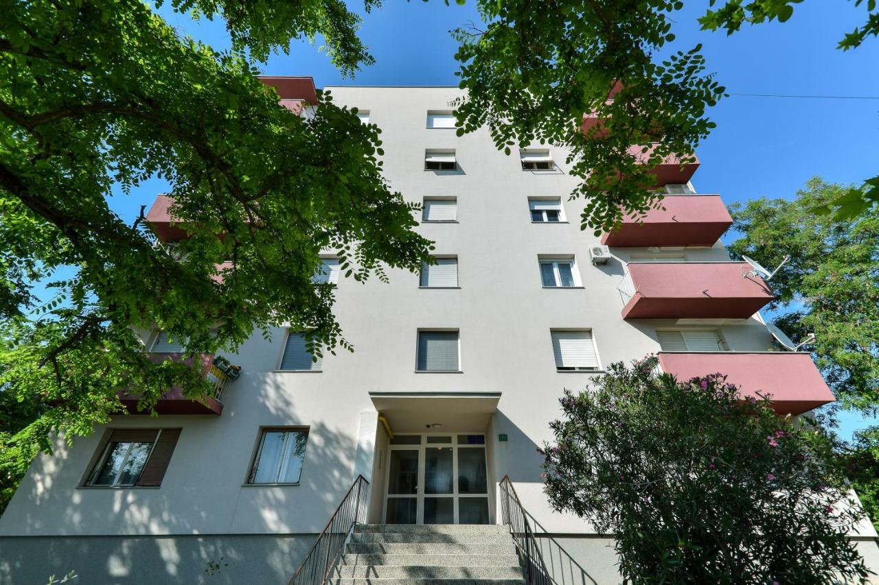 PUY Apartment Vostan מראה חיצוני תמונה